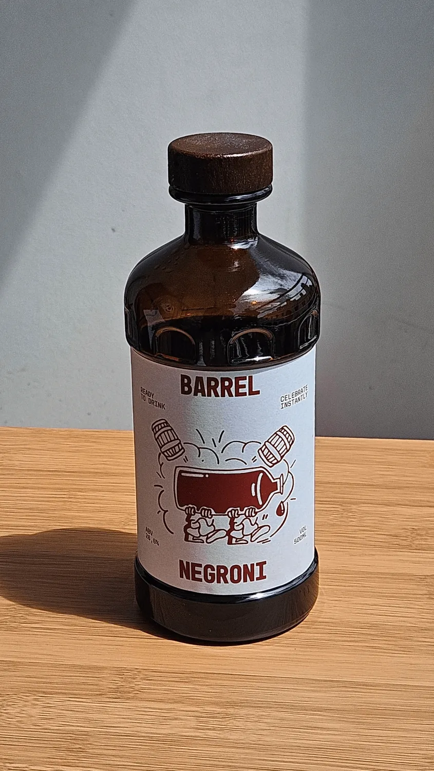 Cocktail Ceremony Barrel Negroni cocktail pronto botte rovere
